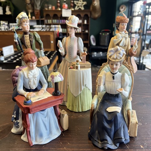 Statuine porcellana mrs albee - porcellana,