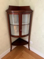 Vetrinetta antica ad angolo