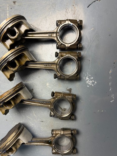 Set pistoni aste con - set,
