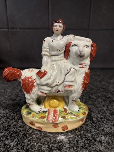 Staffordshire figura - figura, in