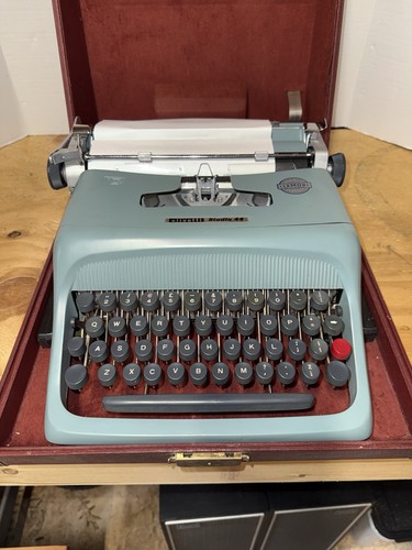 Vintage working blue olivetti - blue,