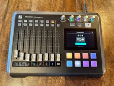 TASCAM MixCast 4 Mixer Podcast