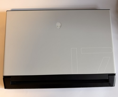 Alienware m17 i7 109870h - m17, r4,