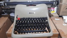 Macchina da scrivere Olivetti
