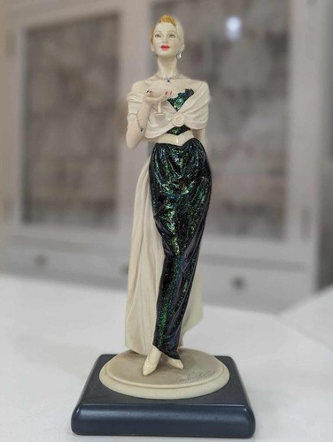 Statuina donna vittorio - statuina,