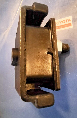 Toyota isolatore montaggio - isolatore,
