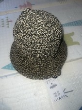 Cappello a secchiello in