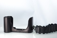 Leica SL3/SL3S Black hard half leather case from Angelo Pelle in Mint Condition