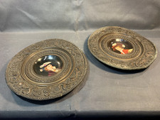 Lotto Di 2 Antiche Piatti IN Ceramica Parete Ritratti IN Cornice Ottone