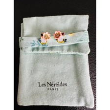 🌸 Les Néréides Boucles