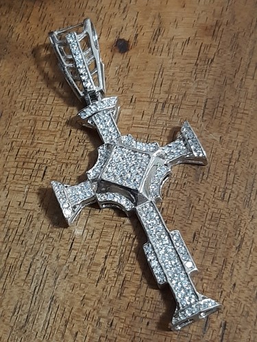 Croce ciondolo per catena