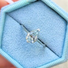 Anello in platino con diamanti