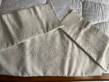 Antico completo matrimoniale di cotone ricamato a mano e pizzo cantu’