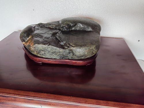 Suiseki con daiza patina - con, daiza,