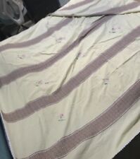 Copriletto In Tessuto Piquet Con Ricami Fatti A Mano Usato Ottimo