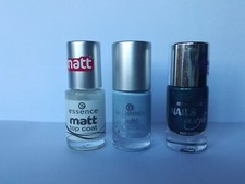 Stock pz.03 smalti Essence da 8 ml comprende:Matt top coat+col.72+col.02 Usati