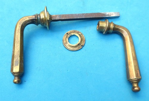 Maniglia epoca ottone - in,