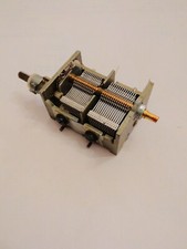 Condensateur variable 2 x 320pF 320 pF ou 640 pF 3 tours axe 4 Nos     depC15h4