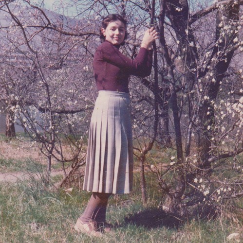 Bellissima giovane donna - , di