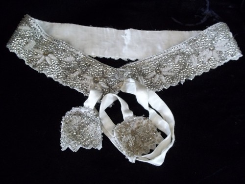 Cravatta nastro fascia bianca