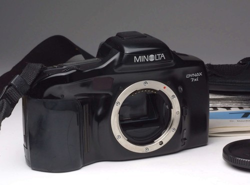 Minolta dynax 7xi - minolta,