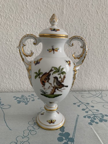 Bellissimo vaso con coperchio