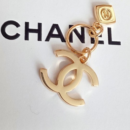 Chanel charm 2023 vacanze - chanel,
