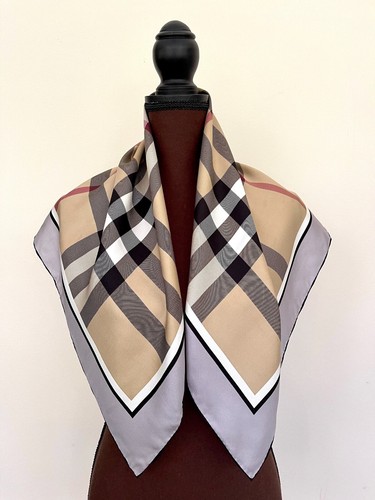 New burberry scarf - new, beige