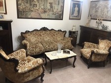 divano antico Con Poltrone In Noce Dell’800 Lavorato A Mano