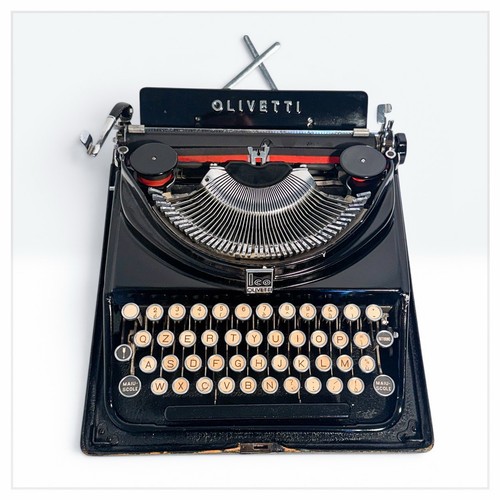 Vintage portable typewriter - portable,
