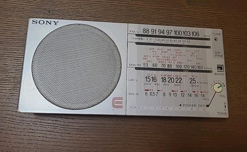 Radio sony model icf fm - icf-35,