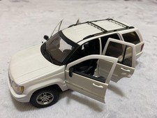 AUTOart Jeep Grand Cherokee 1