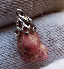 CIONDOLO IN RUBINO NATURALE