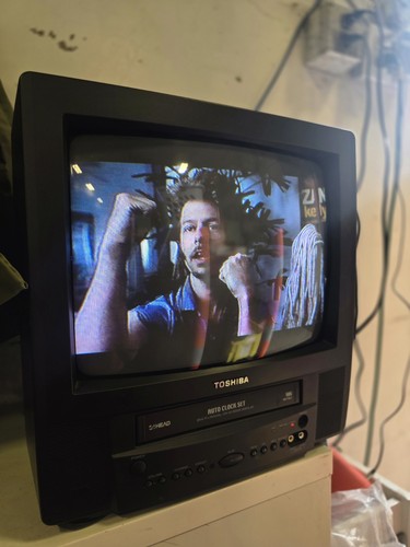 Toshiba mv13l4 crt tv vcr - mv13l4,