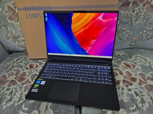 Nuovo computer portatile - nuovo, ocuk