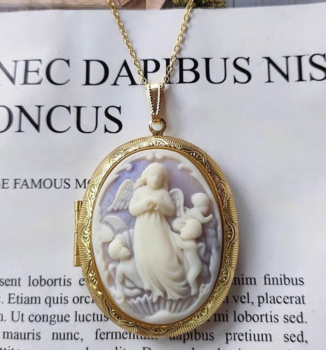 Collana medaglione ritratto