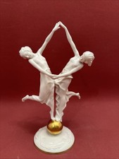 Statua in porcellana