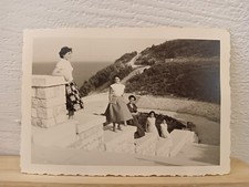 Donne alla moda anni '50 in