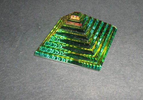 Piramide cristallo peacock - piramide,