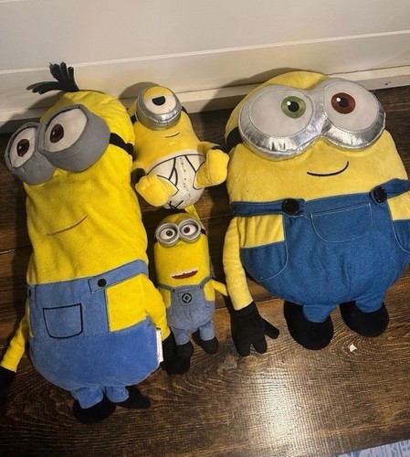 Large jumbo minions plush lot - large,