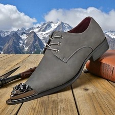 Scarpe eleganti e raffinate da
