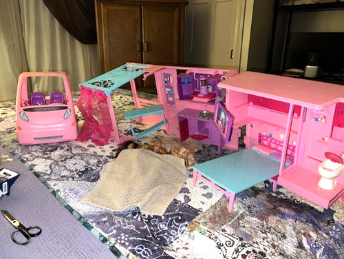 Barbie sisters camper 2012 - camper,