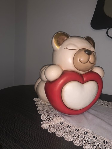 Orso grande con cuore della