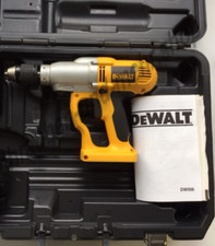 Avvitatore a percussione a