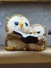OWL CHOUETTE BÚHO EULE EULEN GUFO GUFI IN RESINA MAMMA E FIGLIO CON LIBRO