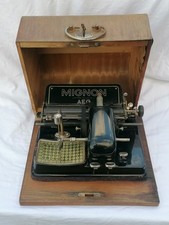 Machine à écrire ancienne