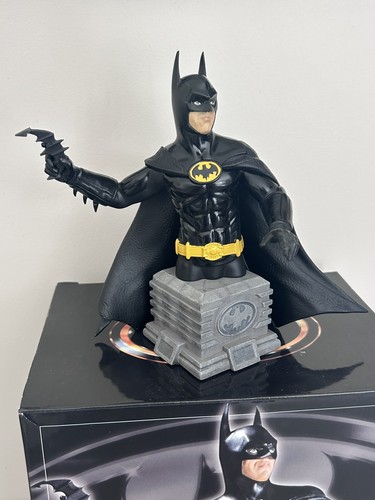 Direct michael keaton - dc,