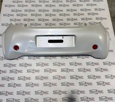 Paraurti posteriore bianco
