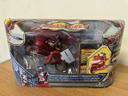 Kamen rider dragon knight - kamen, moto