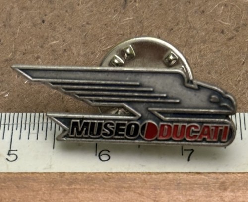 Spilla pins museo - ducati, moto